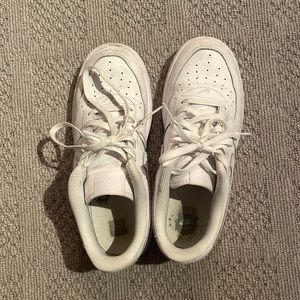 Nike Air Force 1 in white size 5